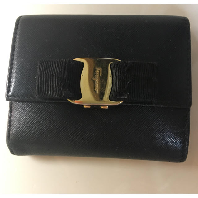 Salvatore Ferragamo(サルヴァトーレフェラガモ)のフェラガモ  折り財布 レディースのファッション小物(財布)の商品写真