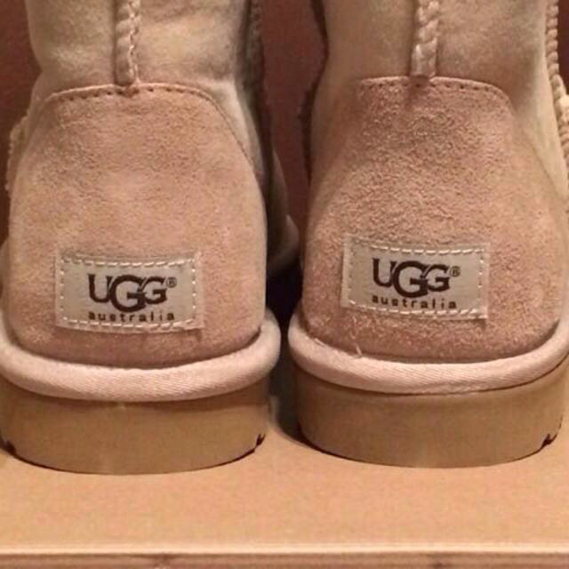 UGG(アグ)のアグ 22cm ムートンブーツ ベージュ レディースの靴/シューズ(ブーツ)の商品写真