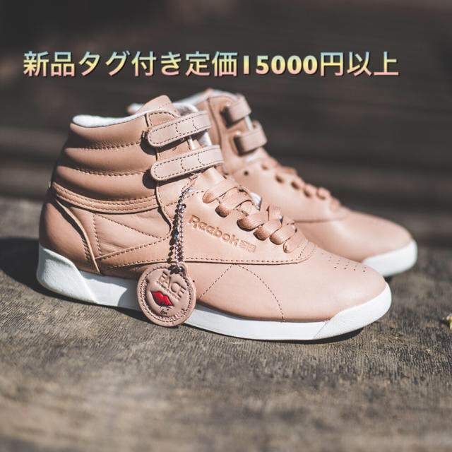 Reebok - 新品タグ付き レザースニーカー♡ ユニセックスの通販 by まぁ ️｜リーボックならラクマ