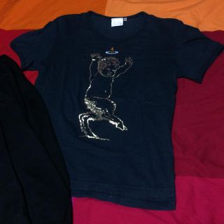 Vivienne Westwoodサティア半袖Tシャツ(USED)UK製 働くクルマ体験 ヴィヴィアンウエストウッド サティア☆Tシャツ Tシャツ/カットソー(半袖/袖なし)