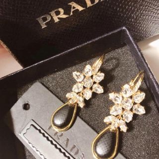 プラダ(PRADA)のPRADA ♡ 新品 ビジューピアス(ピアス)