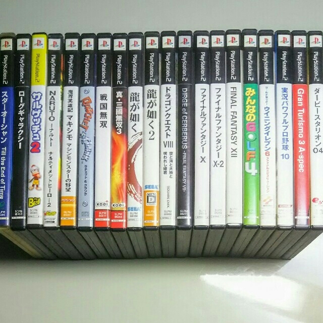 PlayStation2(プレイステーション2)のすぐに遊べるPS2本体（SCPH-70000）＋ソフト20本セット エンタメ/ホビーのゲームソフト/ゲーム機本体(家庭用ゲーム機本体)の商品写真