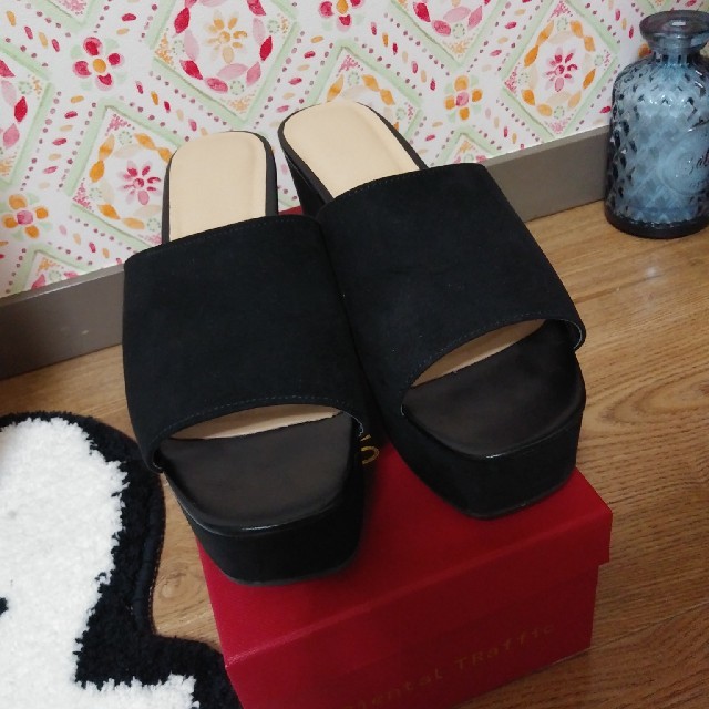 GU(ジーユー)のgu スエード サンダル レディースの靴/シューズ(サンダル)の商品写真