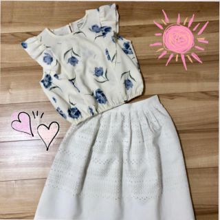 ノエラ(Noela)のさき様専用＊Noela＊ほぼ新品♡花柄 トップス(シャツ/ブラウス(半袖/袖なし))