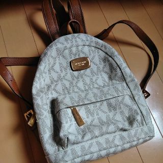 マイケルコース(Michael Kors)のMICHAEL KORS　ホワイト　ロゴ白リュック　即買い○早い者勝ち(リュック/バックパック)