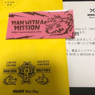 マンウィズアミッション(MAN WITH A MISSION)のMAN WITH A MISSION ステッカー ピンク(ミュージシャン)