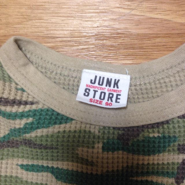 JUNK STORE(ジャンクストアー)のジャンクストア 90 カモフラTee キッズ/ベビー/マタニティのキッズ服男の子用(90cm~)(その他)の商品写真