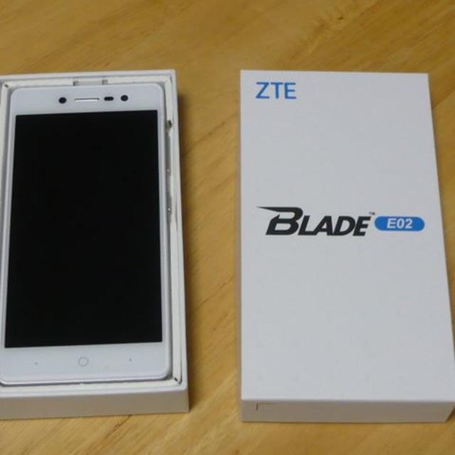 スマートフォン本体新品 ZTE Blade E02 ホワイト SIMフリー