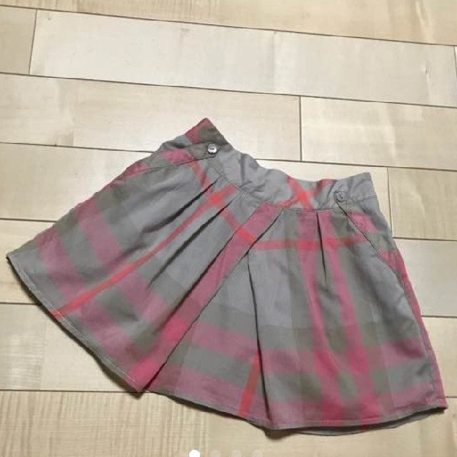 BURBERRY(バーバリー)のバーバリーキッズスカート  8Y 126㎝ キッズ/ベビー/マタニティのキッズ服女の子用(90cm~)(スカート)の商品写真