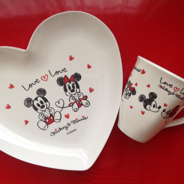 Disney(ディズニー)の新品 ディズニーメラミン コップ 皿 ⭐️ ミッキー ミニー キッズ/ベビー/マタニティの授乳/お食事用品(プレート/茶碗)の商品写真