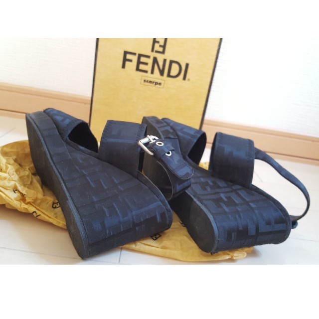 FENDI(フェンディ)の正規品FENDIサンダル レディースの靴/シューズ(サンダル)の商品写真