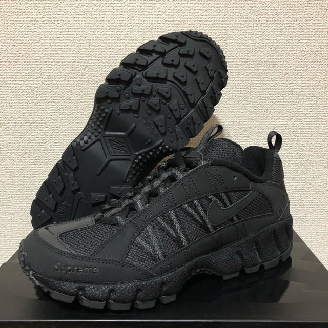 送料込み 新品 NIKE AIR HUMARA 17 SUPREME 27