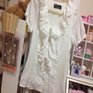 セシルマクビー(CECIL McBEE)のセシル＊未使用胸元フリルブラウス♡(シャツ/ブラウス(半袖/袖なし))