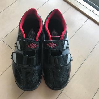 アンブロ(UMBRO)の【美品】umbro スニーカー １９センチ(スニーカー)