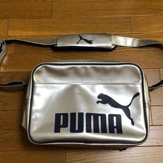 プーマ(PUMA)のかっつい様専用　PUMAエナメルバッグ(ライトグレー×ネイビー)Mサイズ♪(その他)