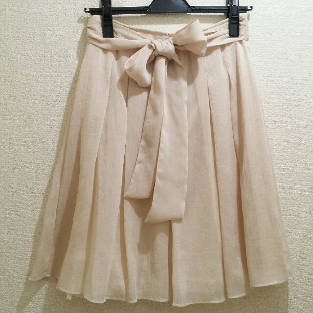 L'EST ROSE(レストローズ)のレストローズ　バックリボンスカート レディースのスカート(ひざ丈スカート)の商品写真