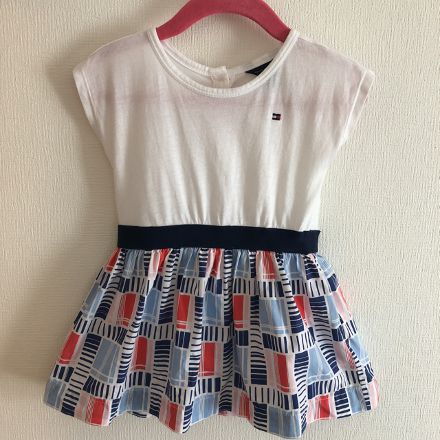 TOMMY HILFIGER(トミーヒルフィガー)のトミーフィルフィガー ワンピース キッズ/ベビー/マタニティのベビー服(~85cm)(ワンピース)の商品写真