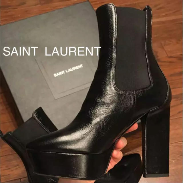 SAINT LAURENT