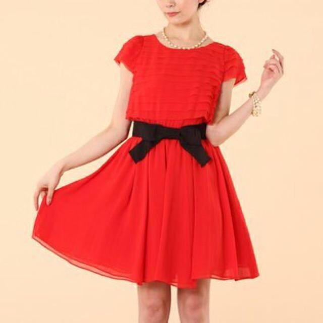 Tiara 赤ドレス