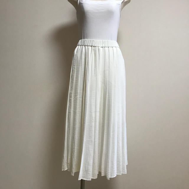 H&M(エイチアンドエム)のH&M 白のプリーツスカート 美品 レディースのスカート(ロングスカート)の商品写真