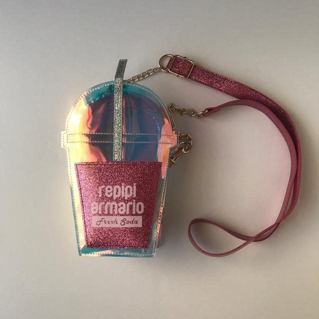 repipi armario(レピピアルマリオ)の【こすぴ様専用】レピピアルマジロ ジュースショルダーバック レディースのバッグ(ショルダーバッグ)の商品写真