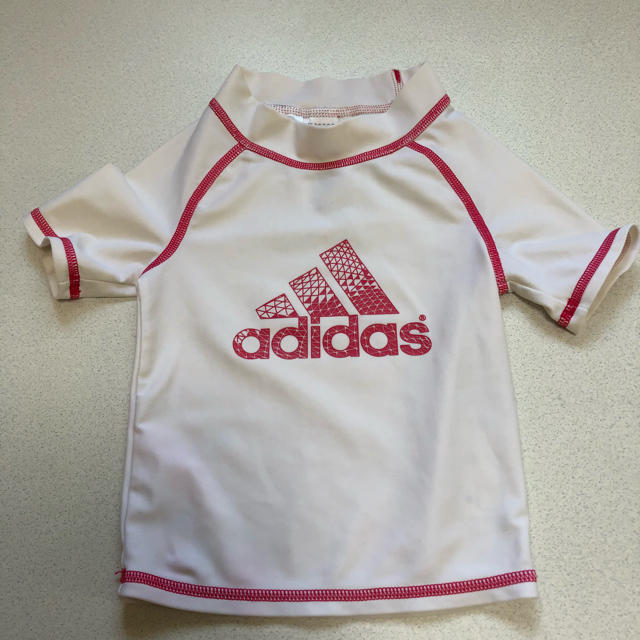 adidas(アディダス)のadidas ラッシュガード 100 キッズ/ベビー/マタニティのキッズ服女の子用(90cm~)(水着)の商品写真