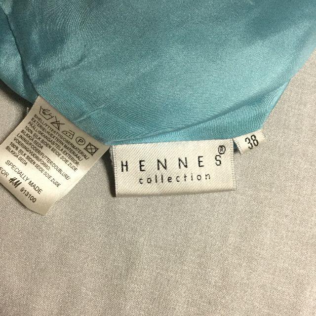 H&M(エイチアンドエム)のHENNES H&M ビスチェメタリック ブルー 青 ビーズ 重ね着 レディースのトップス(キャミソール)の商品写真