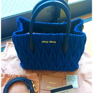 ミュウミュウ(miumiu)のmiumiu デニムバッグ 超美品(ハンドバッグ)