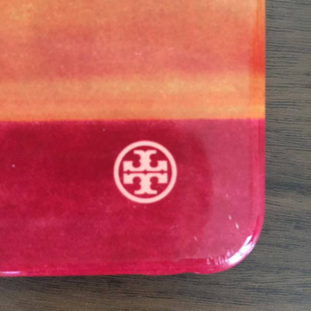 Tory Burch(トリーバーチ)のトリーバーチ スマホケース iPhone6 スマホ/家電/カメラのスマホアクセサリー(iPhoneケース)の商品写真