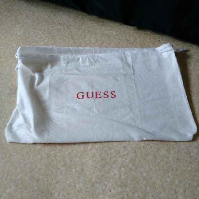 GUESS(ゲス)のGUESS クラッチバック レディースのバッグ(クラッチバッグ)の商品写真