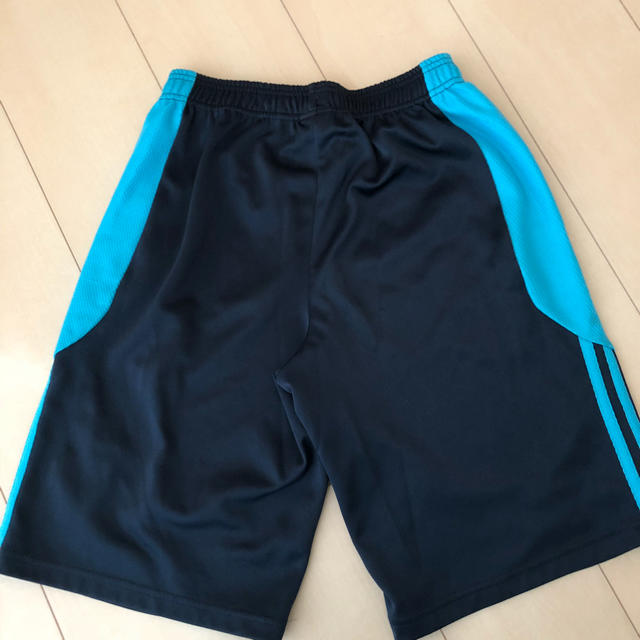 adidas(アディダス)のアディダス ハーフパンツ 160 キッズ/ベビー/マタニティのキッズ服男の子用(90cm~)(パンツ/スパッツ)の商品写真