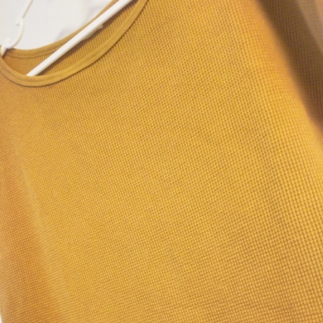 GU(ジーユー)のGU ワッフルロングT 　人気商品　ブラウン　キャメル レディースのトップス(カットソー(半袖/袖なし))の商品写真