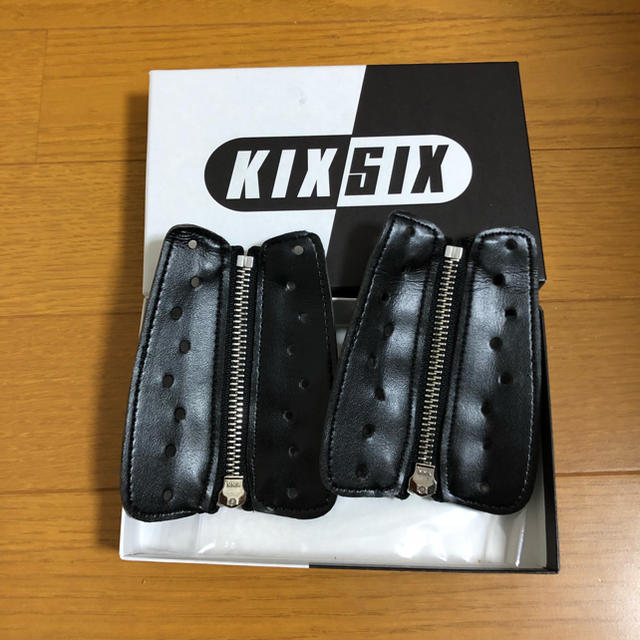 KIXSIX QUICK RELEASE ZIPPER BLACK/silver