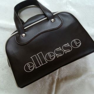 エレッセ(ellesse)のellesseの茶色のバック(その他)