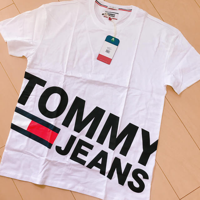TOMMY HILFIGER(トミーヒルフィガー)の【新品未使用】tommy jeans ビックロゴ半袖Ｔシャツ メンズ メンズのトップス(Tシャツ/カットソー(半袖/袖なし))の商品写真