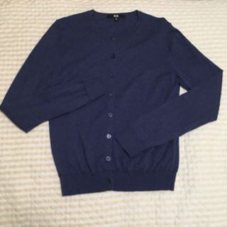 ユニクロ(UNIQLO)のUVカットクルーネックカーディガン BLUE XSサイズ(カーディガン)