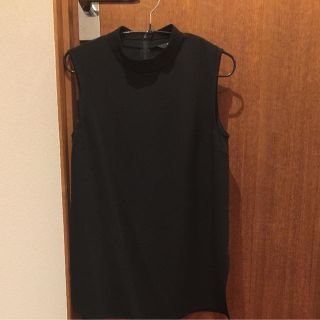 ユニクロ(UNIQLO)の新品 UNIQLO ハイネック ブラウス ノースリーブ  ブラック M(シャツ/ブラウス(半袖/袖なし))