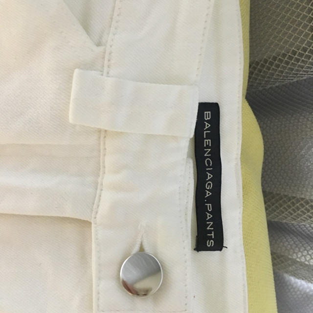 人気ブランドの新作 Balenciaga - 白パンツ 未使用バレンシアガ カジュアルパンツ