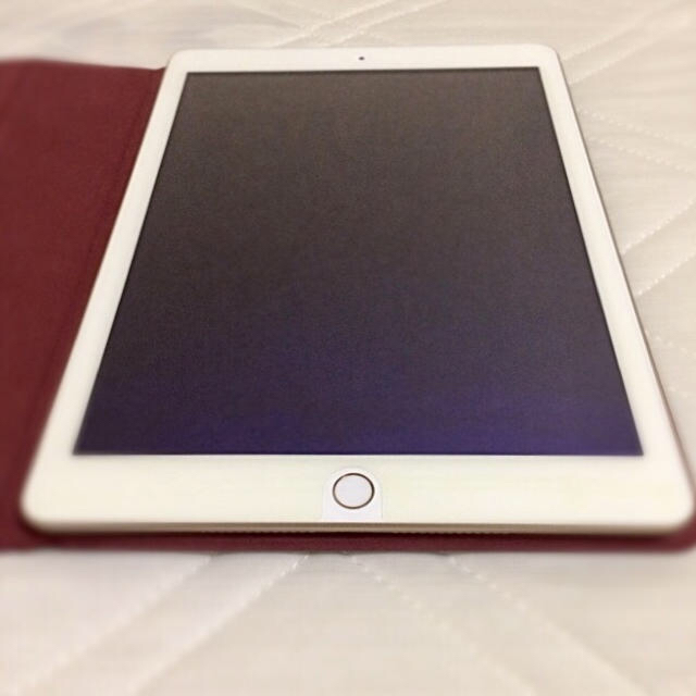 iPad(アイパッド)のiPad Wi-Fi 32GB 5世代  スマホ/家電/カメラのPC/タブレット(タブレット)の商品写真