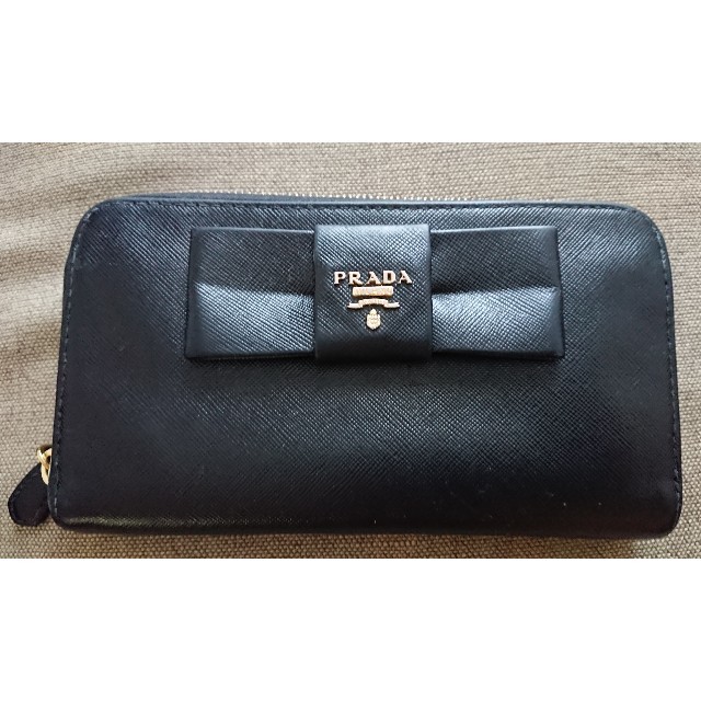 PRADA 長財布