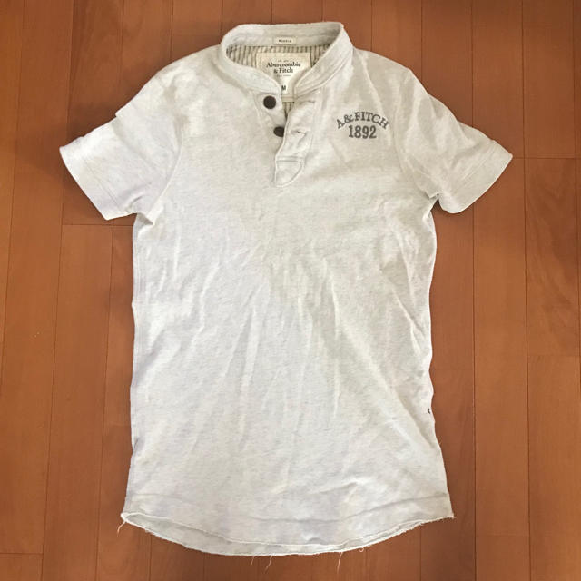 Abercrombie&Fitch(アバクロンビーアンドフィッチ)のアバクロ ヘンリーネック メンズのトップス(Tシャツ/カットソー(半袖/袖なし))の商品写真