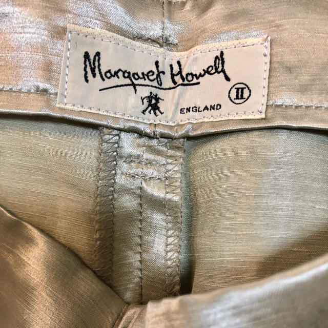 MARGARET HOWELL(マーガレットハウエル)のMARGARET HOWELL サテン７丈パンツ レディースのパンツ(クロップドパンツ)の商品写真