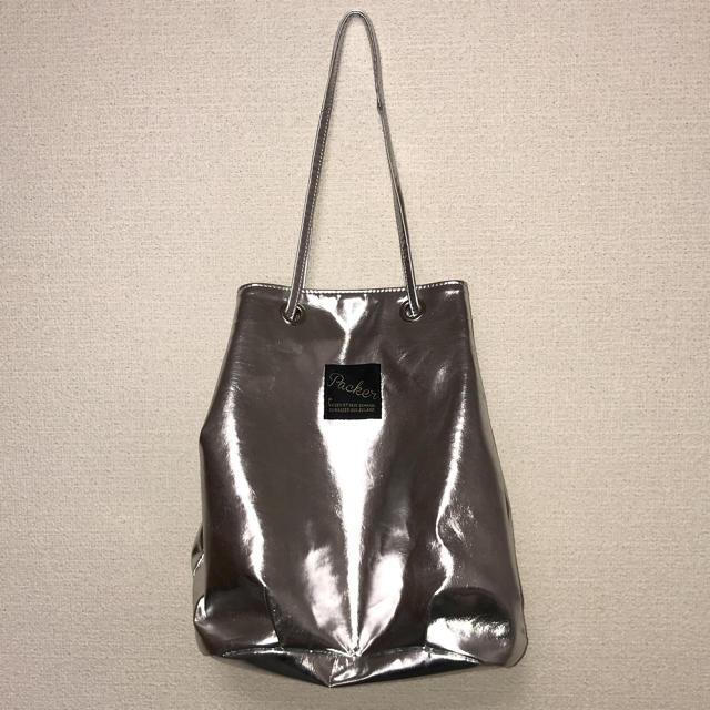 casiTA(カシータ)のメタリックバッグ レディースのバッグ(ハンドバッグ)の商品写真