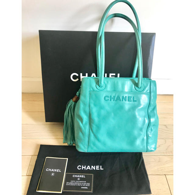 CHANEL(シャネル)の希少98Pヴィンテージシャネル★フリンジ付ショルダーバッグ人気完売レアカラー レディースのバッグ(ショルダーバッグ)の商品写真