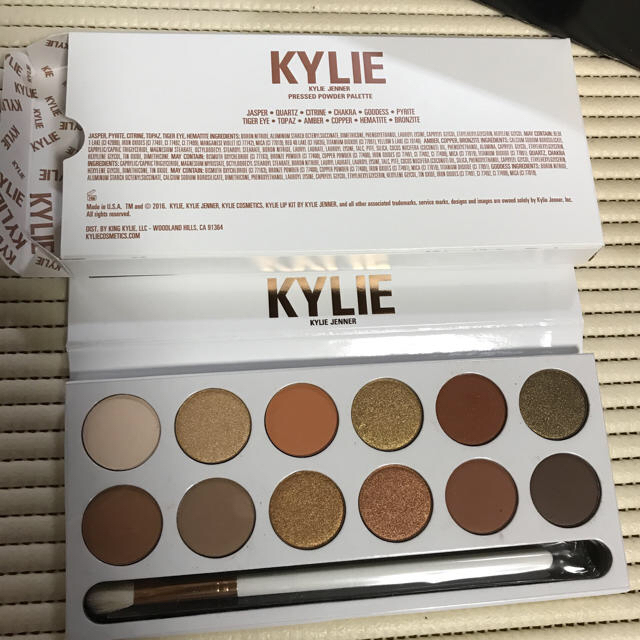 Kylie Cosmetics(カイリーコスメティックス)のTHE BRONZE EXTENDED PALETTE コスメ/美容のベースメイク/化粧品(アイシャドウ)の商品写真