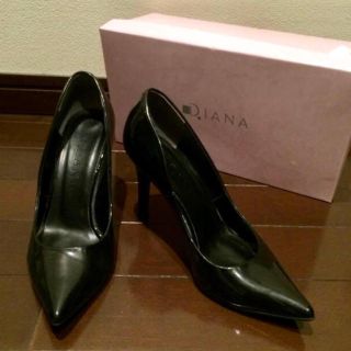 ダイアナ(DIANA)のDIANA 定番人気 エナメル パンプス 黒(ハイヒール/パンプス)