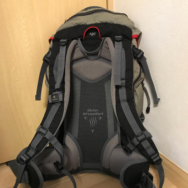 Deuter(ドイター)のドイター 32リットル ザック FUTURA メンズ レデイース レディースのバッグ(リュック/バックパック)の商品写真