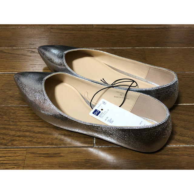 GU(ジーユー)の【新品】パンプス シルバー M レディースの靴/シューズ(ハイヒール/パンプス)の商品写真