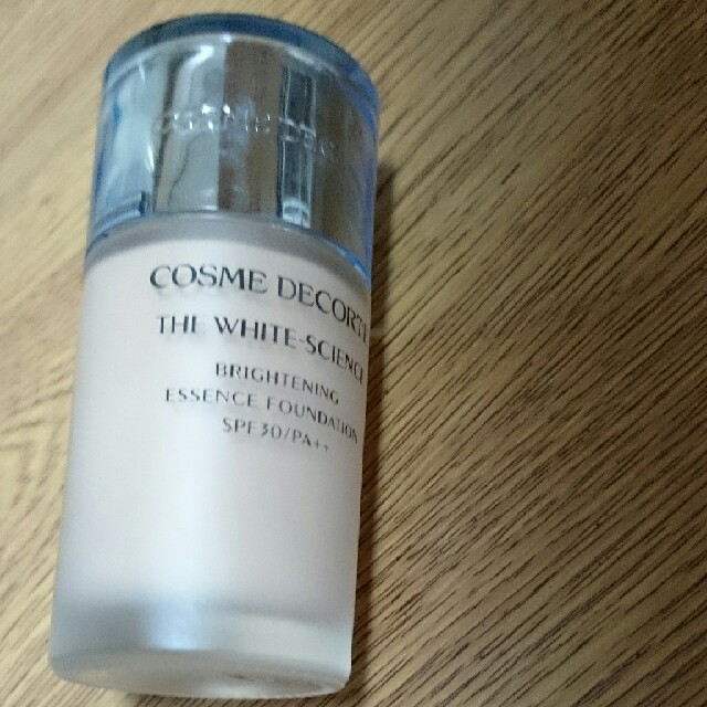 COSME DECORTE(コスメデコルテ)のコーセーCOSME DECORTEのエッセンスファデーション
定価5500円 コスメ/美容のベースメイク/化粧品(ファンデーション)の商品写真