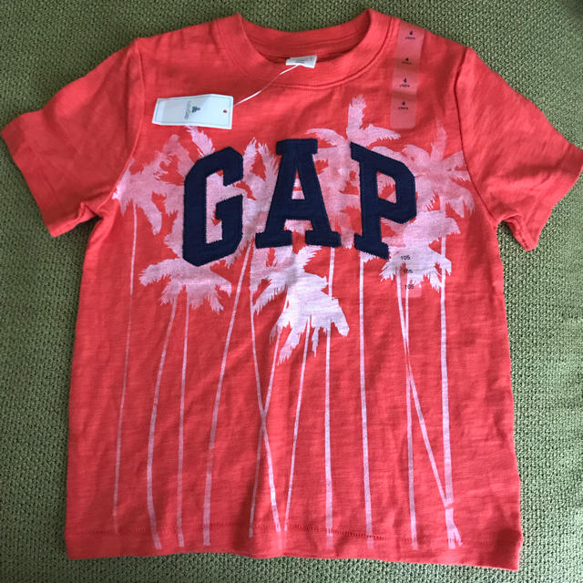 babyGAP(ベビーギャップ)の新品未使用 ギャップ GAP baby 4year 105㎝ Tシャツ キッズ/ベビー/マタニティのキッズ服男の子用(90cm~)(Tシャツ/カットソー)の商品写真